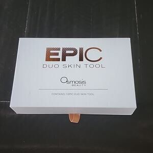 OSMOSIS + BEAUTY Duo Skin Tool Gua Sha With Epic Roller Skincare Tool Rose Gold